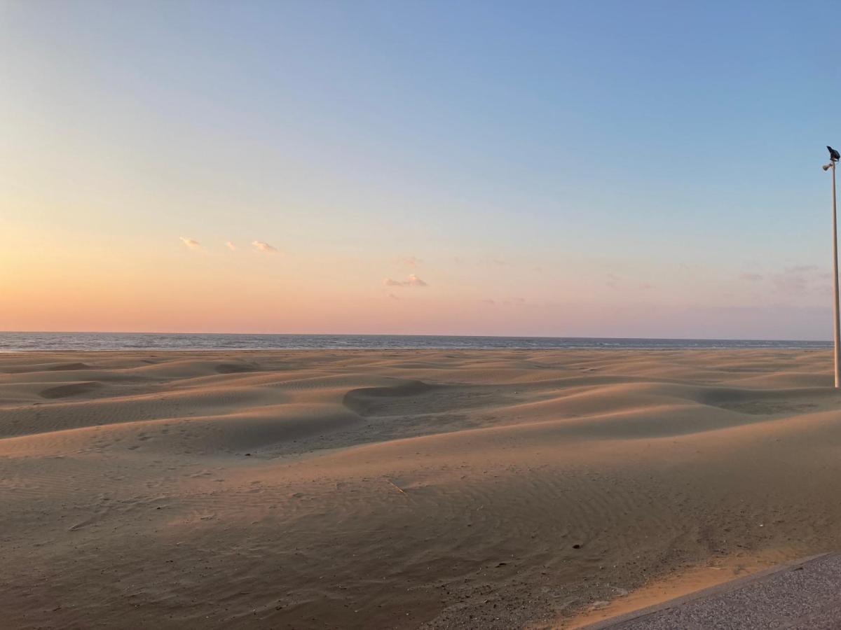 Beach Front Apartment Sabbiadoro Линяно Сабиадоро Екстериор снимка