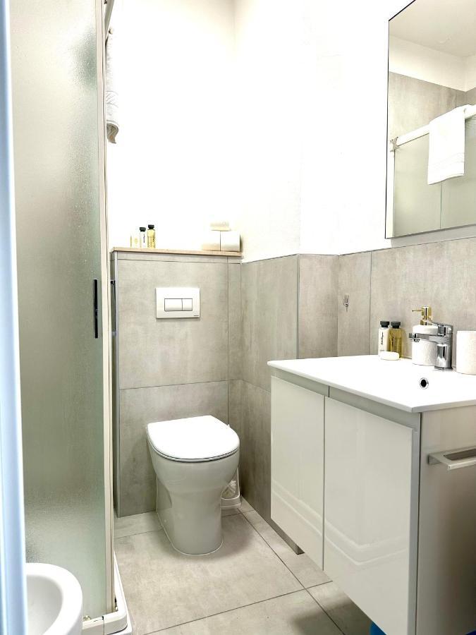 Beach Front Apartment Sabbiadoro Линяно Сабиадоро Екстериор снимка
