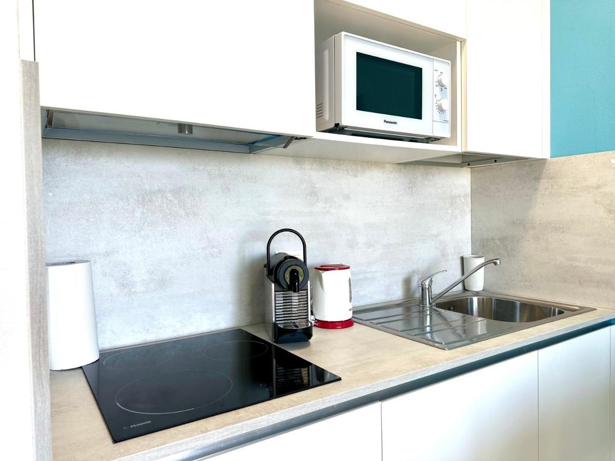 Beach Front Apartment Sabbiadoro Линяно Сабиадоро Екстериор снимка