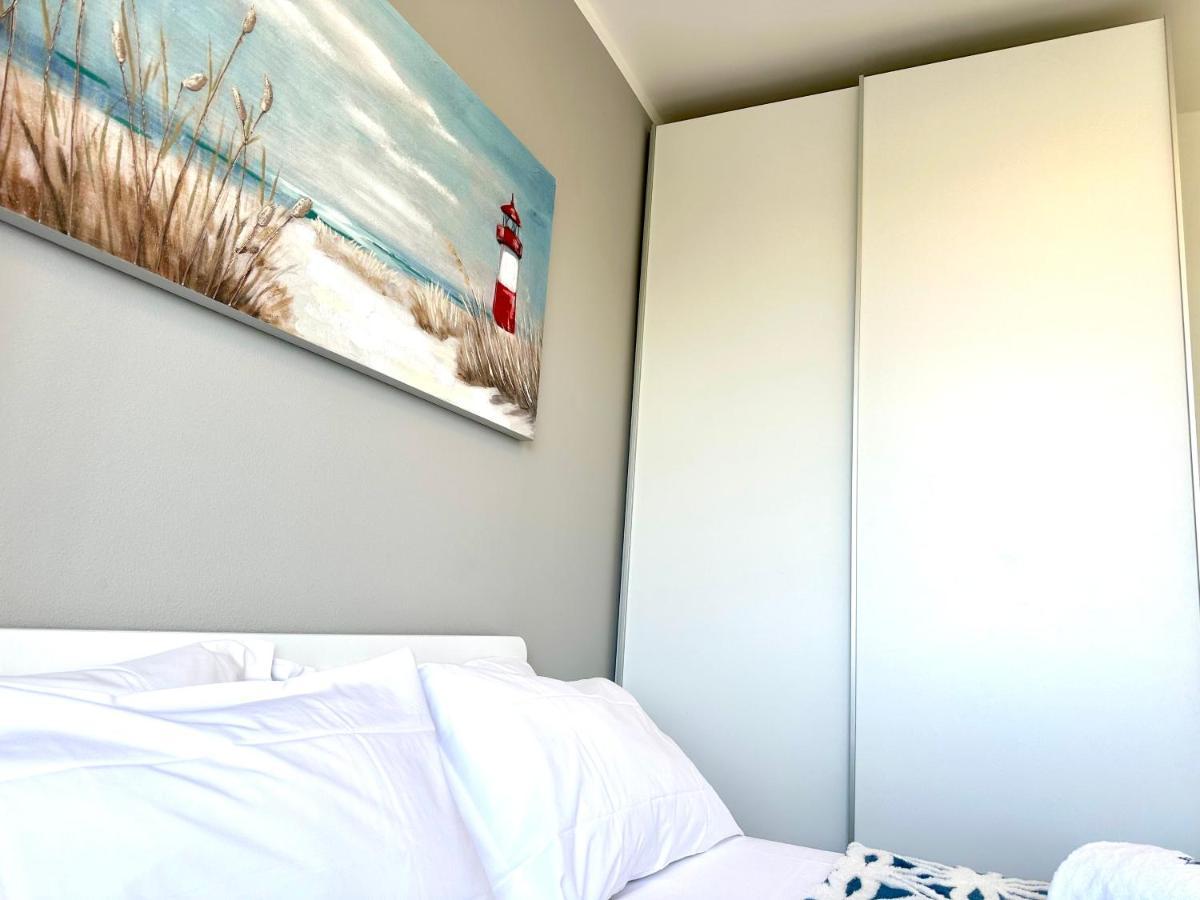Beach Front Apartment Sabbiadoro Линяно Сабиадоро Екстериор снимка