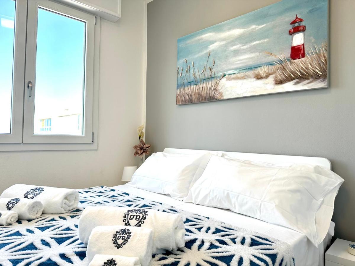 Beach Front Apartment Sabbiadoro Линяно Сабиадоро Екстериор снимка