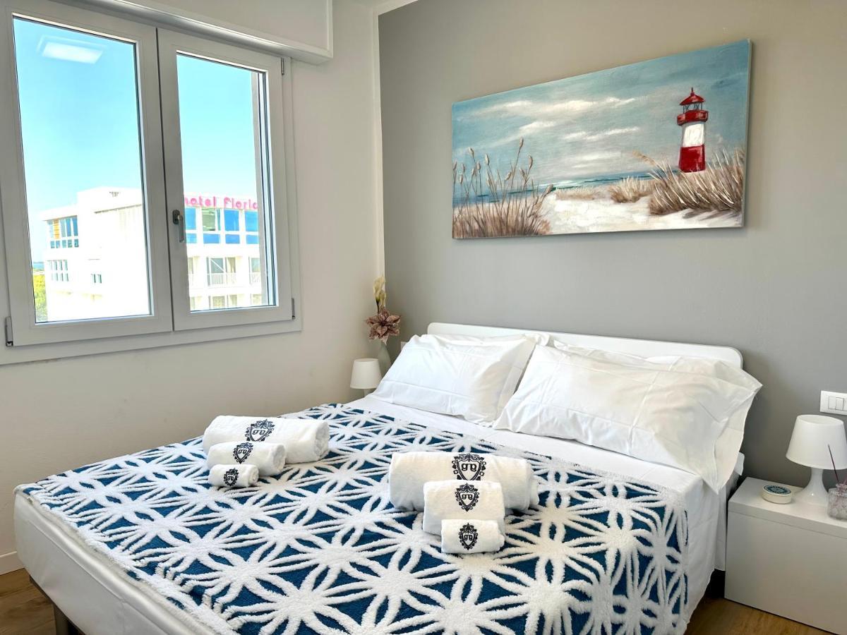Beach Front Apartment Sabbiadoro Линяно Сабиадоро Екстериор снимка