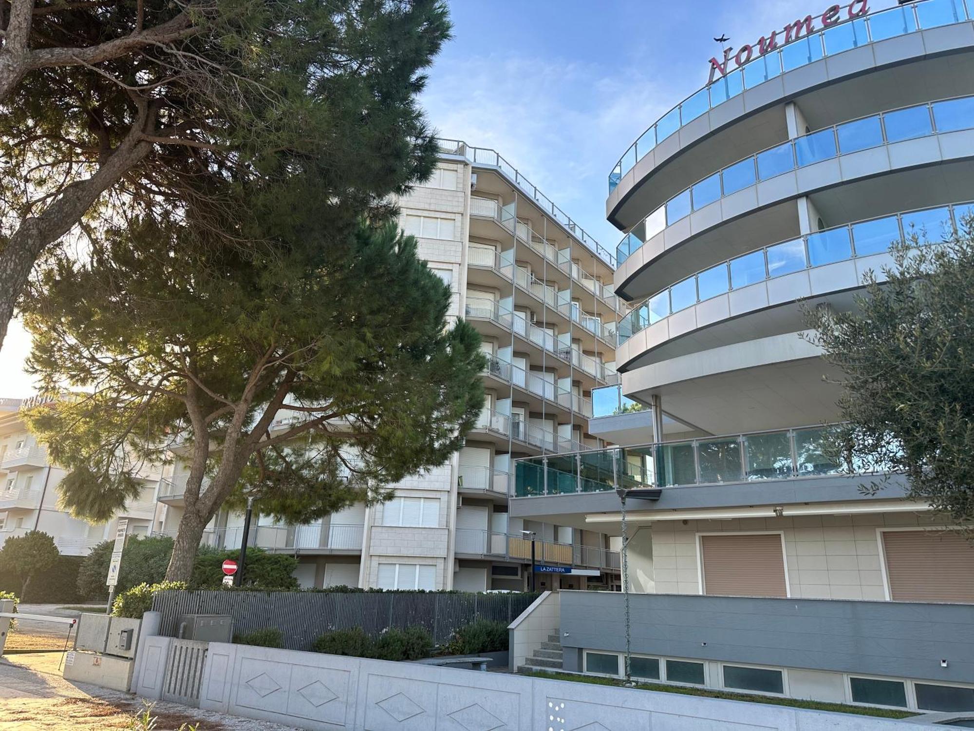 Beach Front Apartment Sabbiadoro Линяно Сабиадоро Екстериор снимка